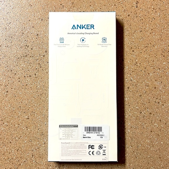 Anker Hub, 5-in-1 adapter w/ 4K USB C to HDMI, Ethernet Port, 3 USB 3.0 ports - Picture 3 of 10